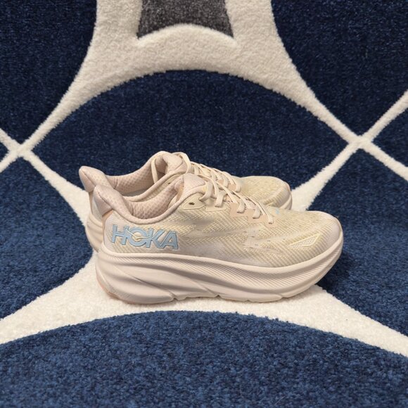 Hoka One One Clifton 9 Sand Running Shoe Women’s Size 7.5 - Picture 3 of 7